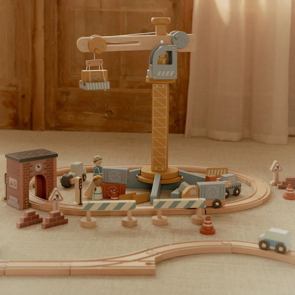 Little Dutch Crane Set With Train Track Fsc
