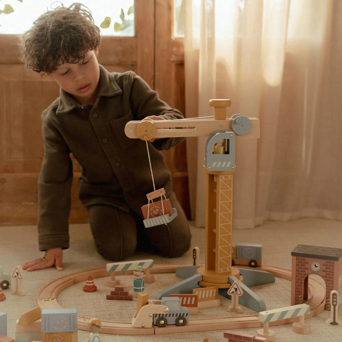Little Dutch Crane Set With Train Track Fsc