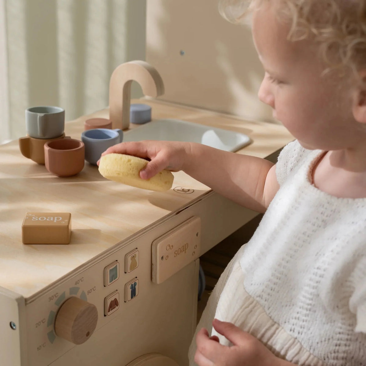 Little Dutch Wooden washing machine FSC Limited Edition