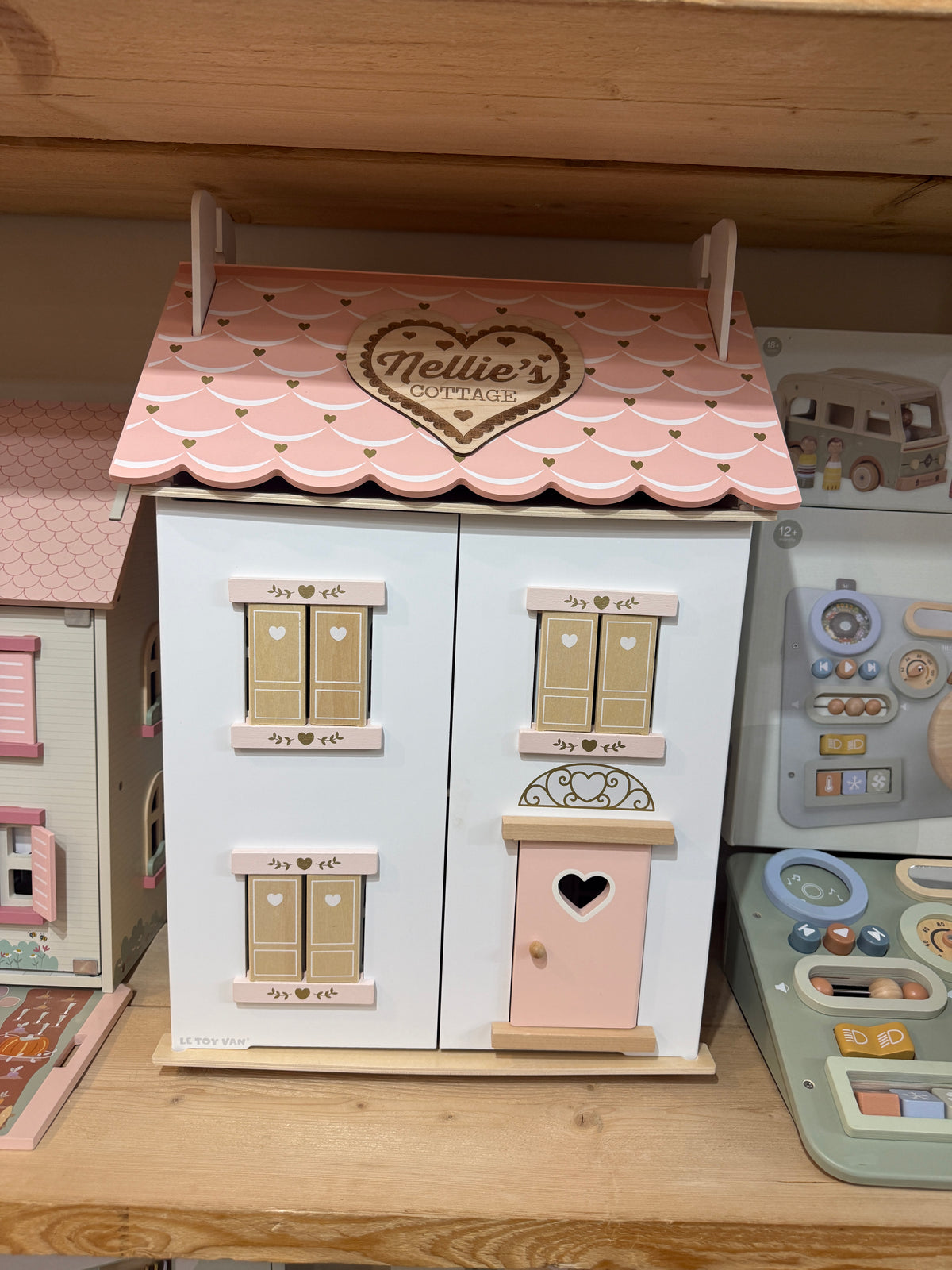 Le Toy Van Roseheart Wooden Dolls House, Furniture & Dubois Family