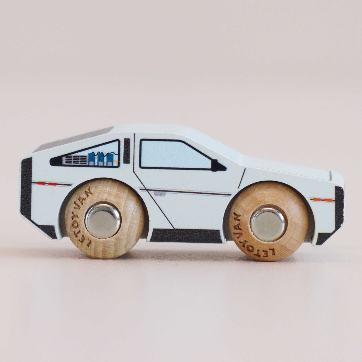 Le Toy Van No. 23 GT130 Dexter - Futuristic Wooden Car