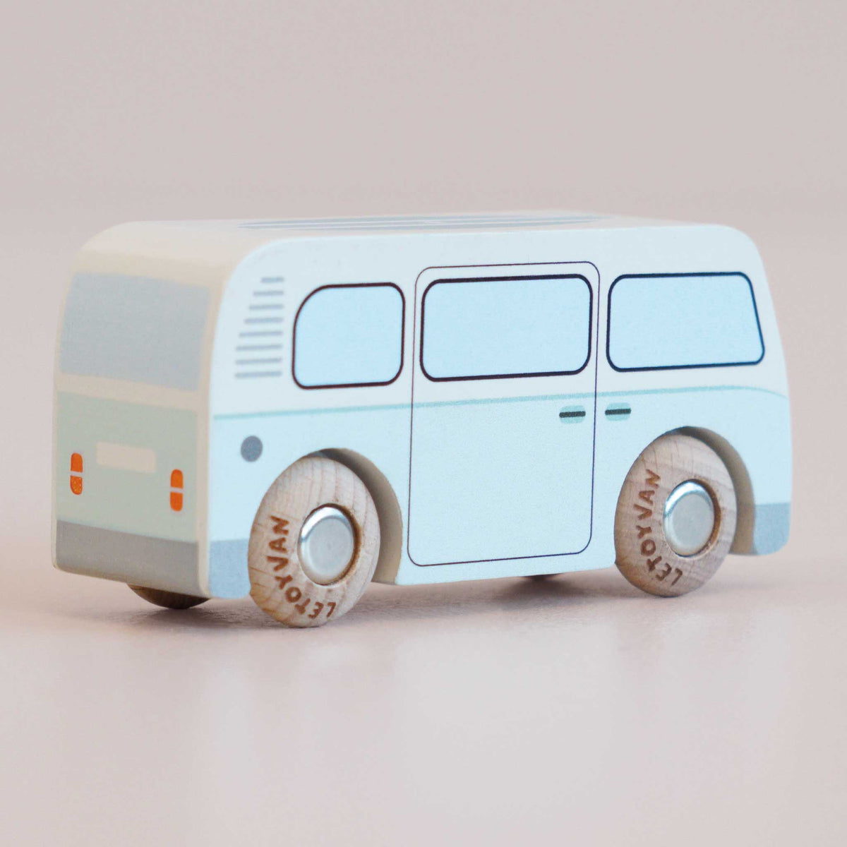 Le Toy Van No. 29 GT160 Daisy – Wooden Campervan