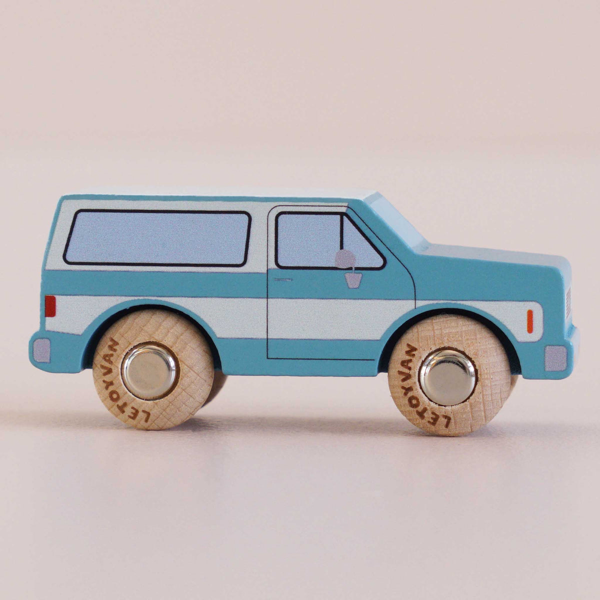 Le Toy Van No. 31 GT170 Chuck- Classic Wooden SUV