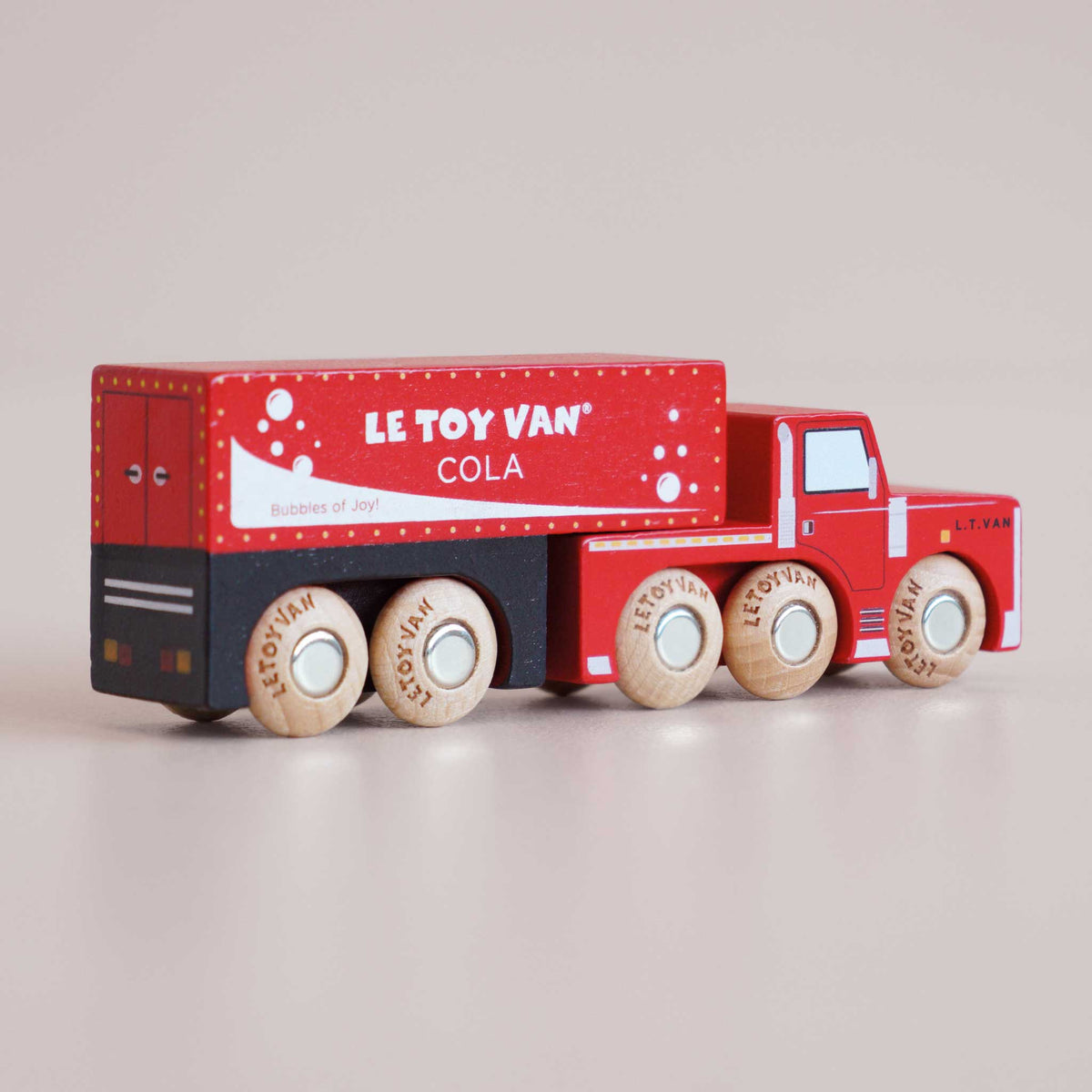 Le Toy Van No. 33 GT180 Toby –  Classic Wooden Cola Truck