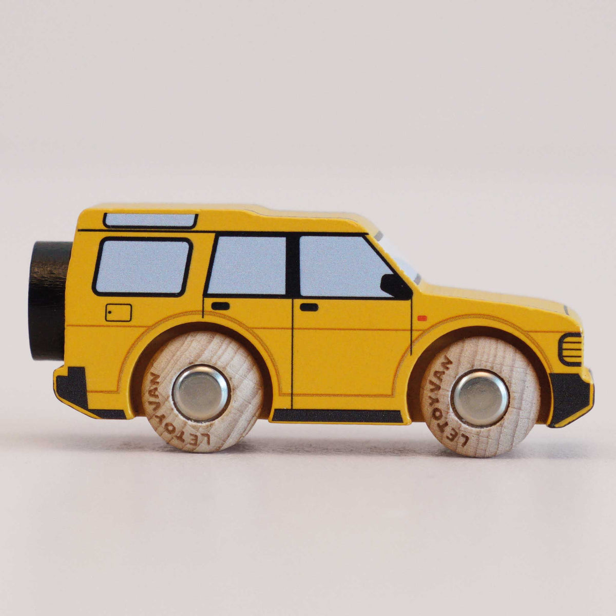 Le Toy Van No. 35 GT195 Riley – Wooden 4x4