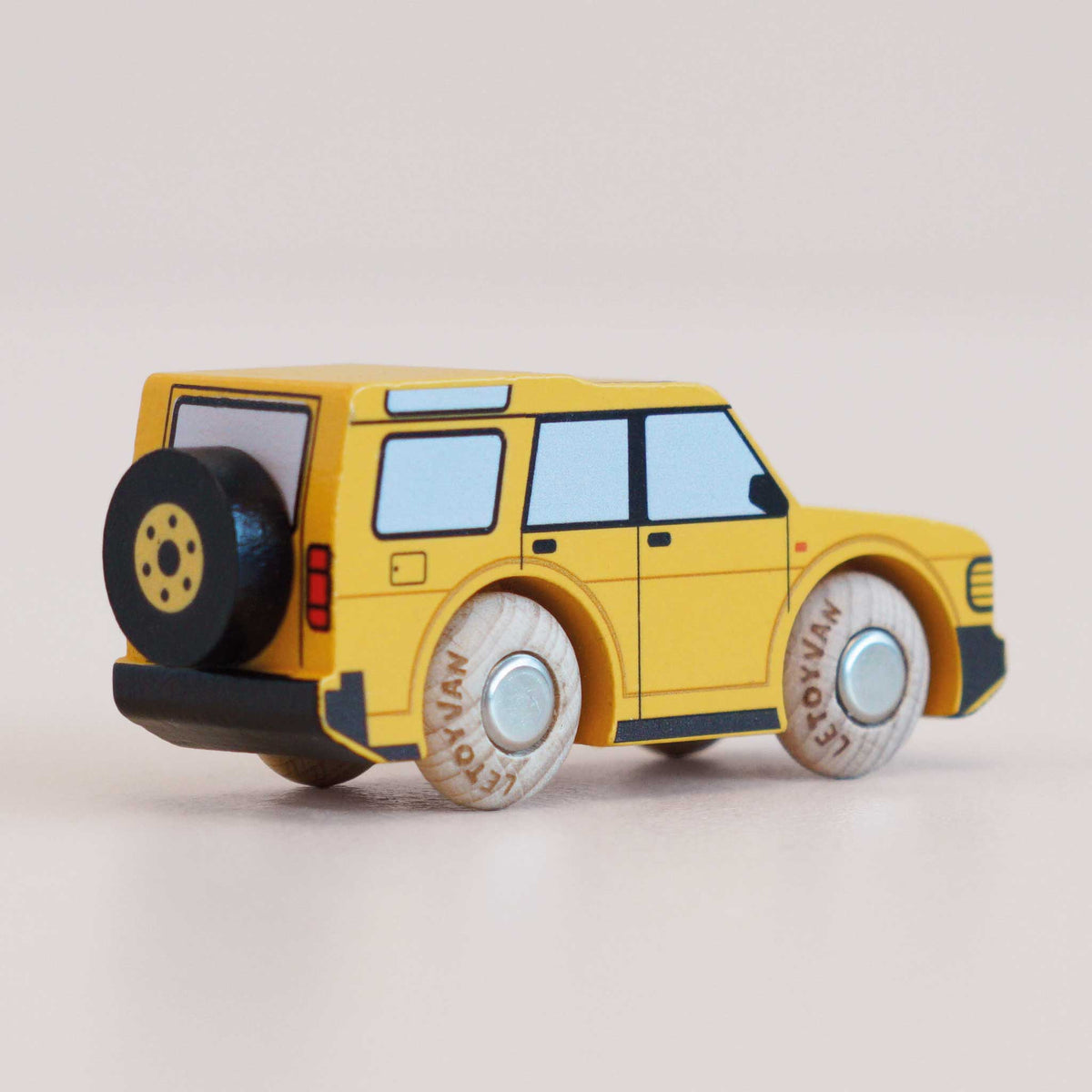 Le Toy Van No. 35 GT195 Riley – Wooden 4x4