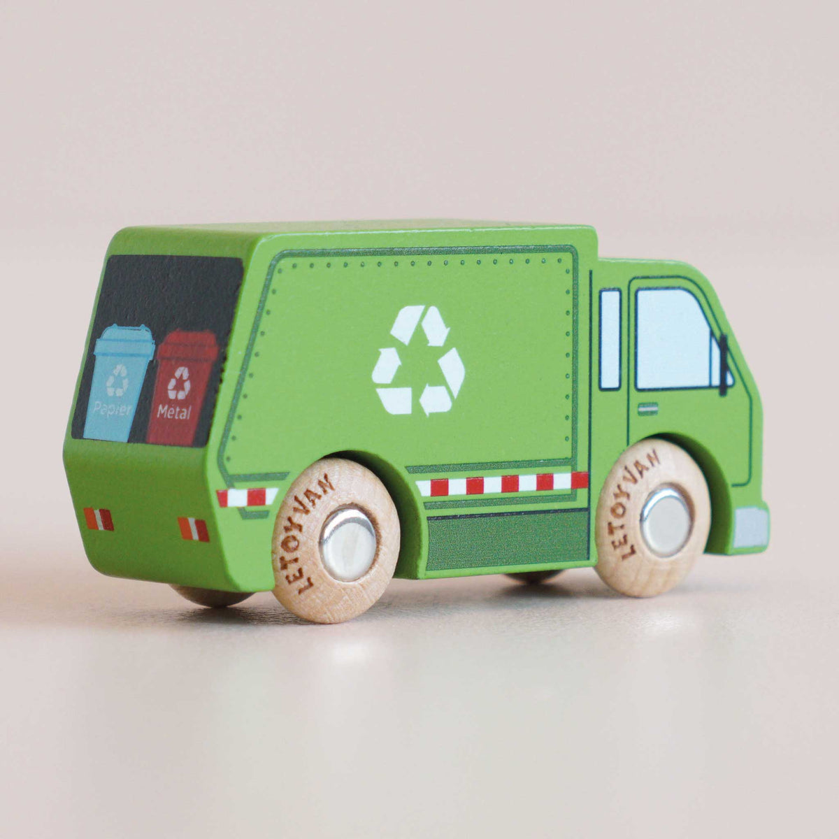 Le Toy Van No. 36 GT200 Rudy – Wooden Recycling truck