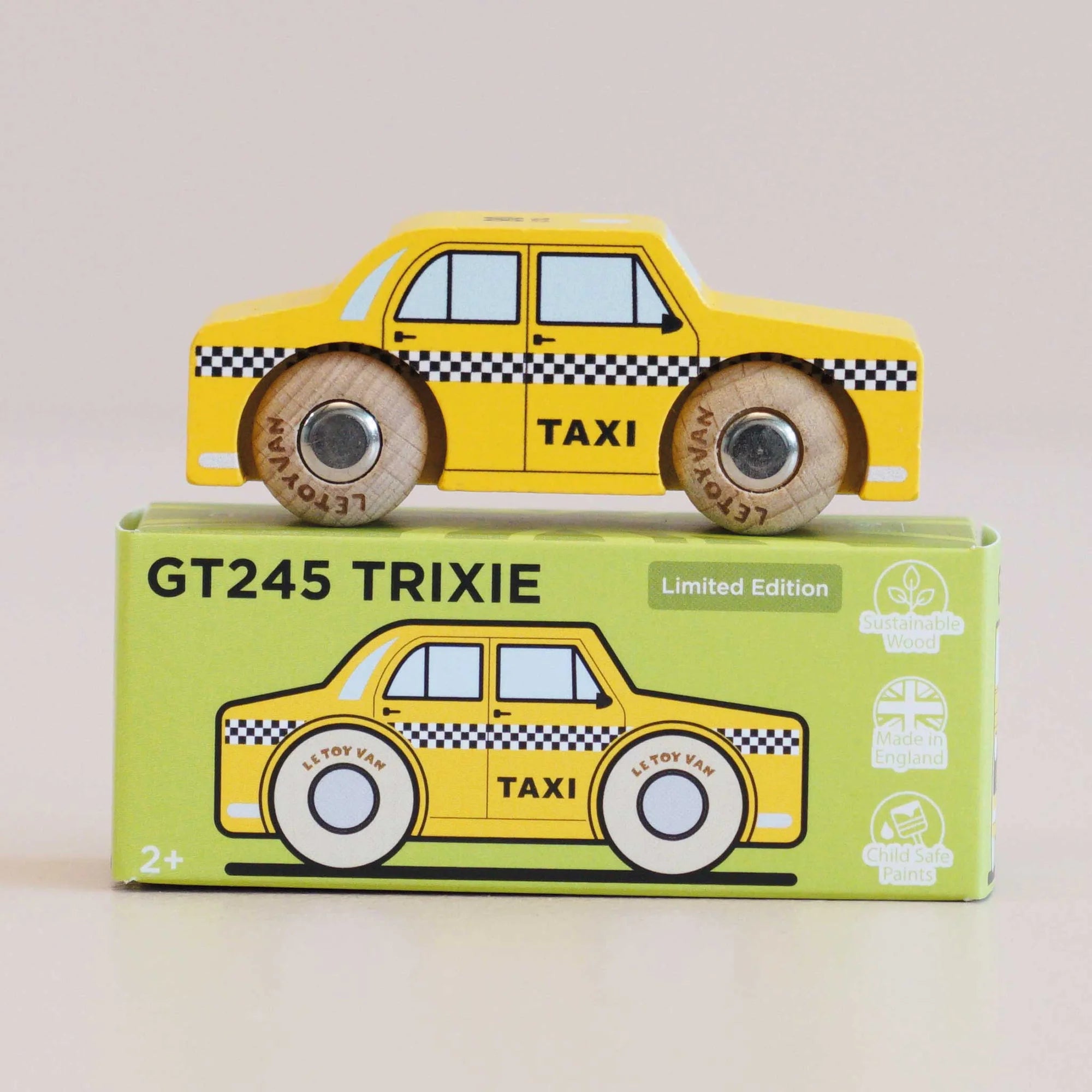 Le Toy Van No. 39 GT245 Trixie - New York wooden taxi