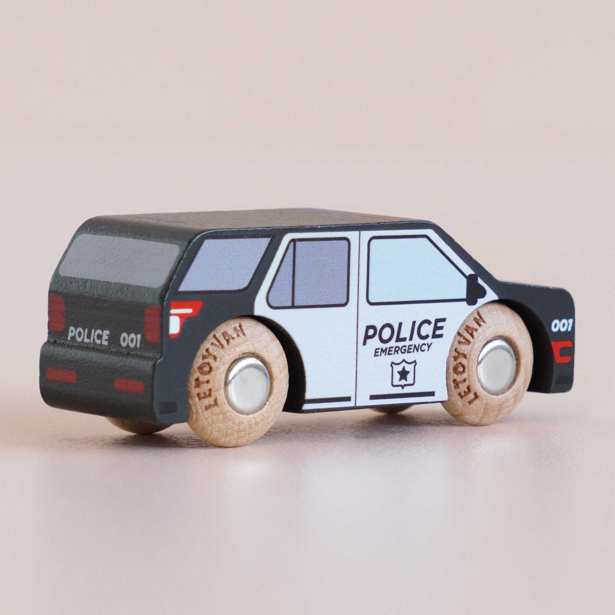 Le Toy Van No. 42 GT260 Liberty – Wooden police SUV
