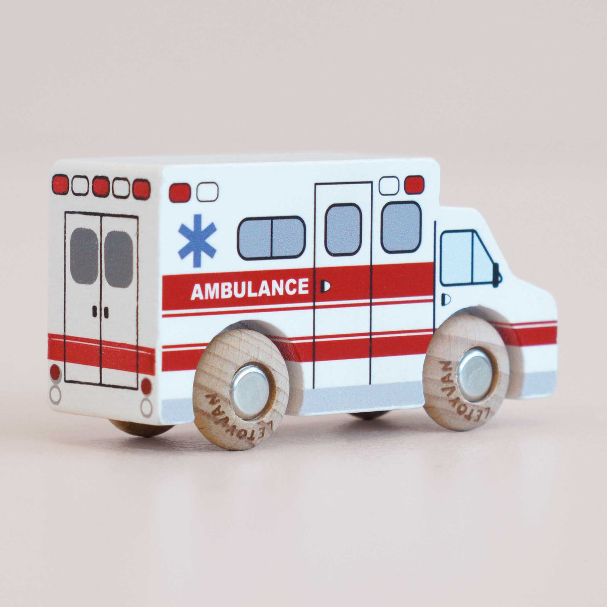 Le Toy Van No. 43 GT265 Lance –  Wooden Ambulance