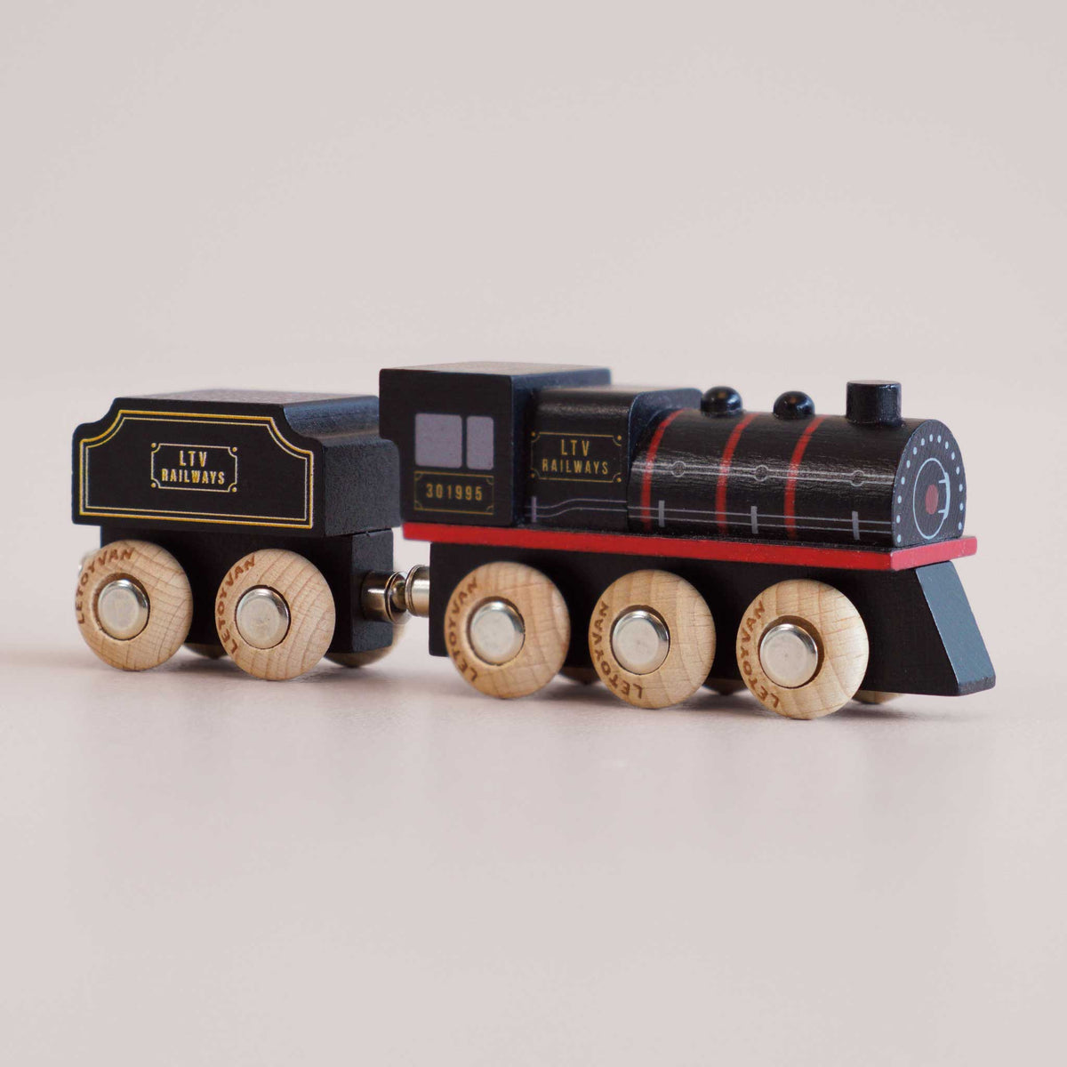 Le Toy Van No. 49 GT295 Francis – Wooden Train