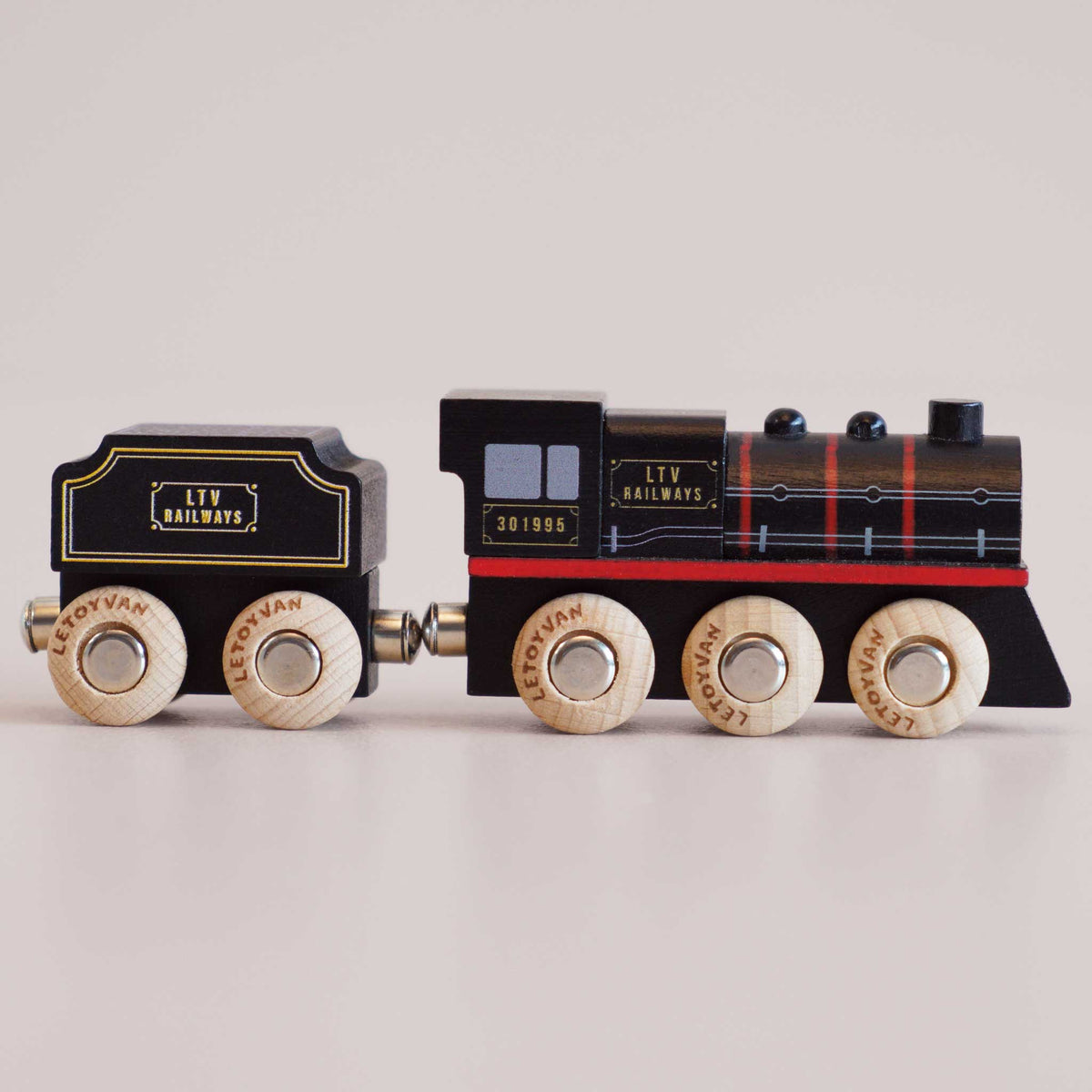 Le Toy Van No. 49 GT295 Francis – Wooden Train