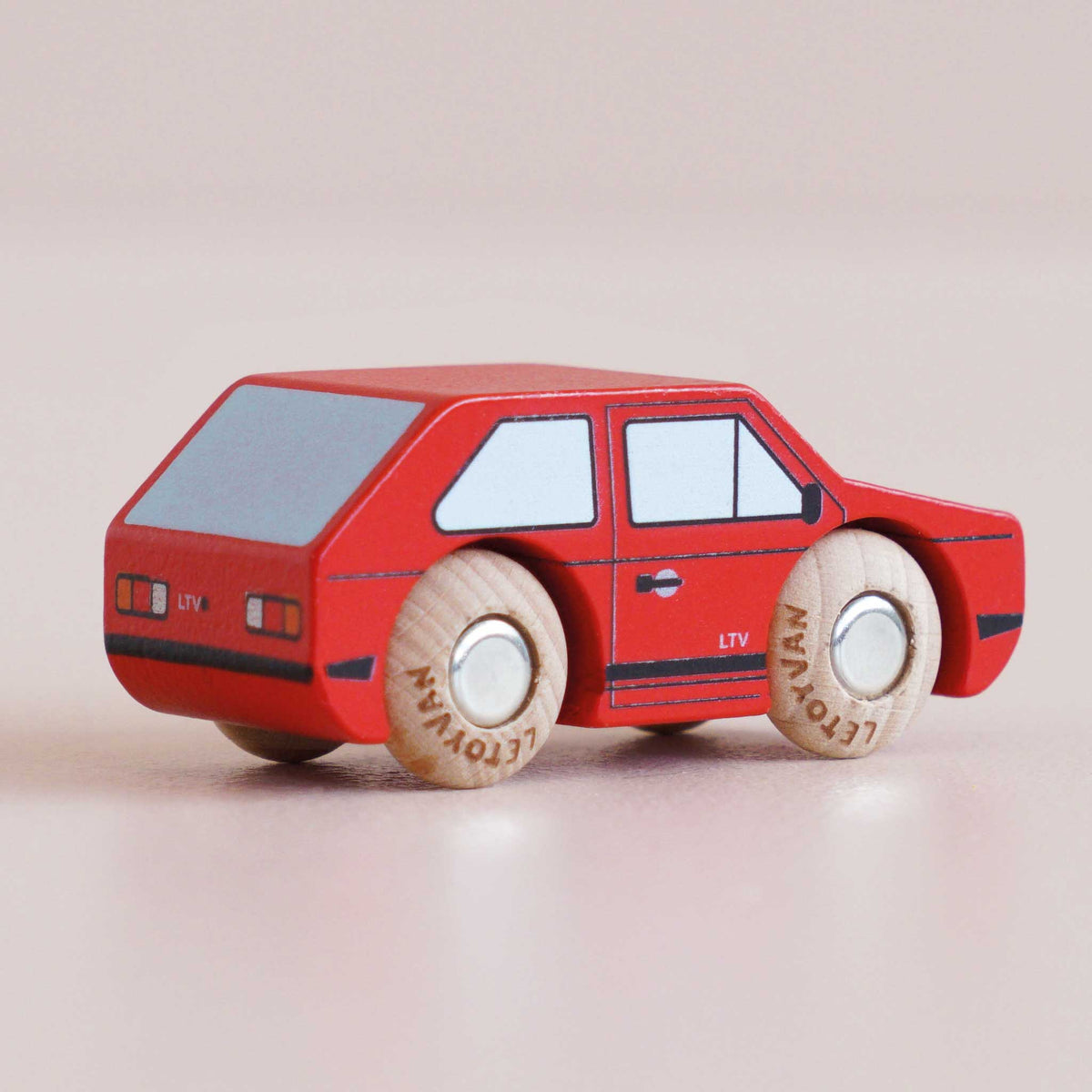 Le Toy Van No. 8 GT50 Gary - Classic Wooden Car