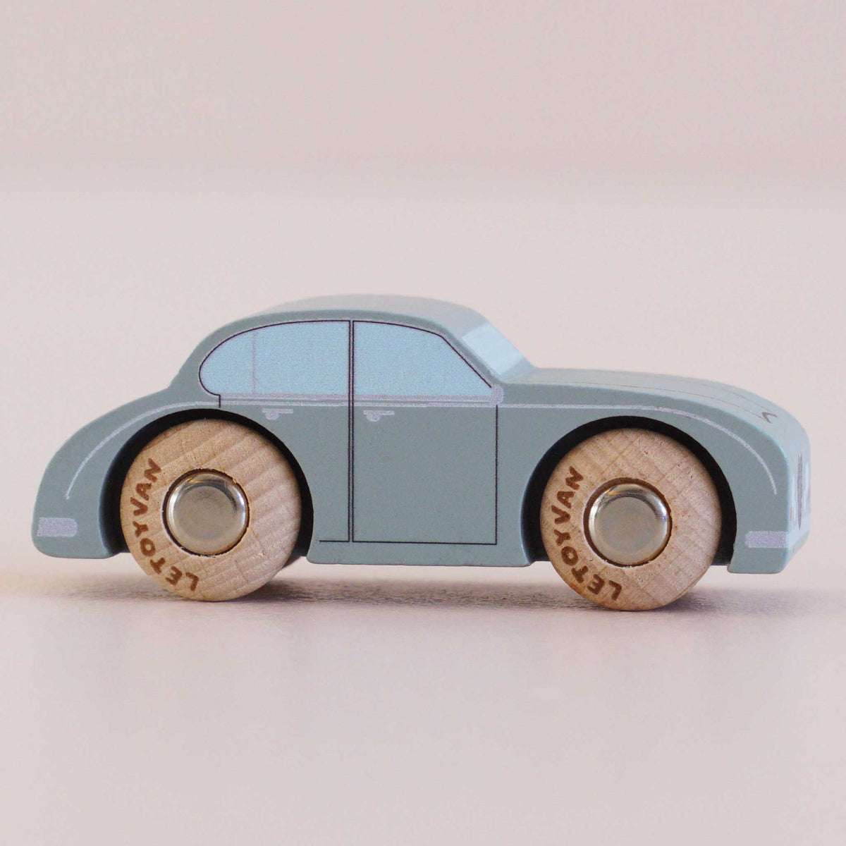 Le Toy Van No. 12 GT70 Jack - British classic Wooden Car