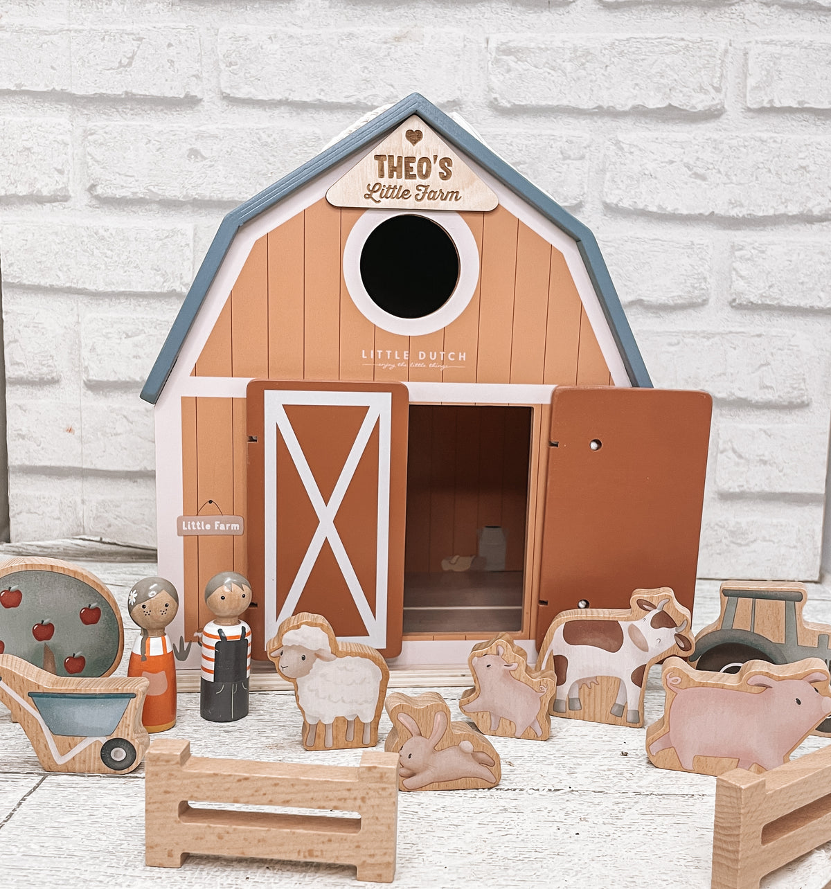 Little Dutch Doll'S House Barn - Little Farm