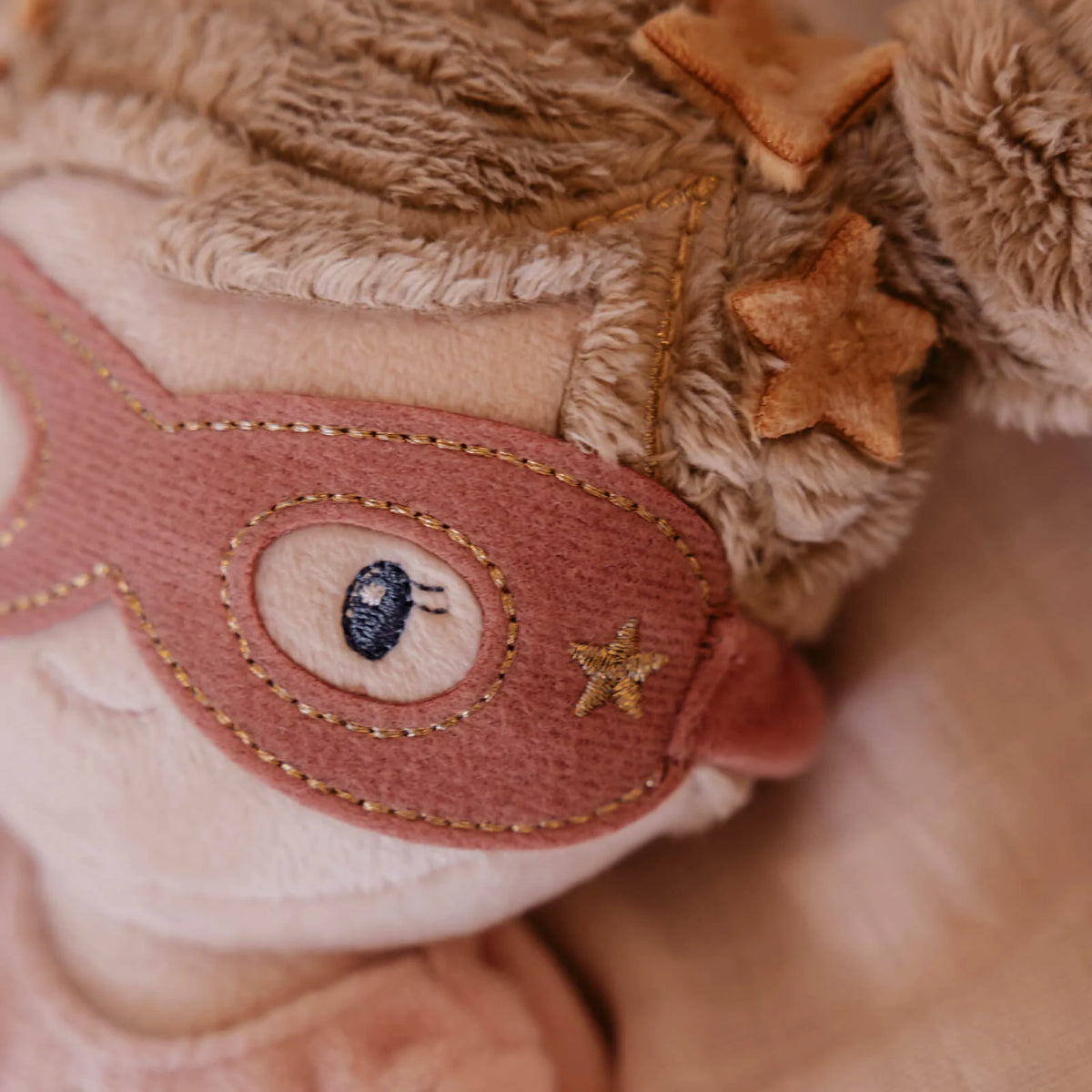 Little Dutch Superhero Doll Rosa – 35cm