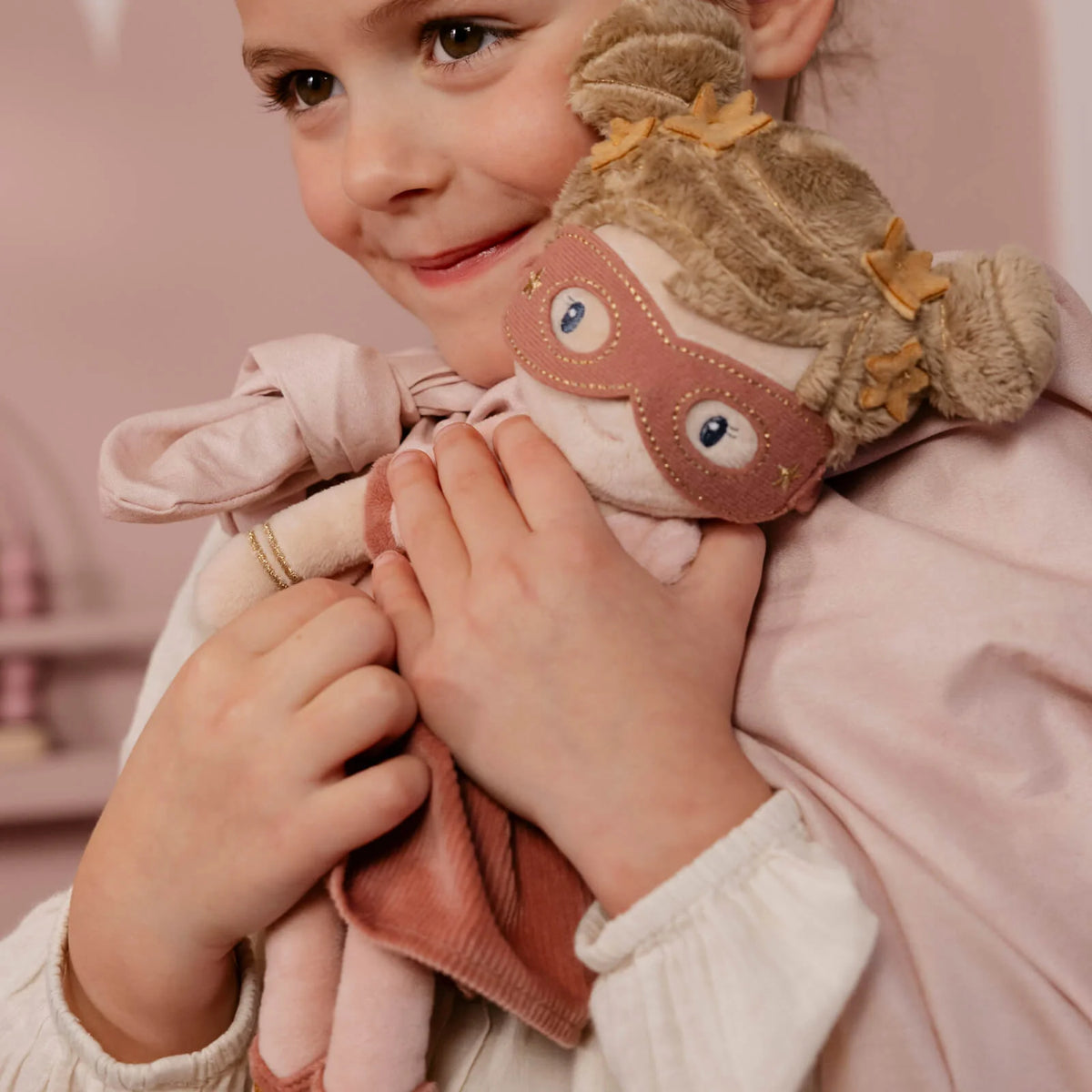 Little Dutch Superhero Doll Rosa – 35cm