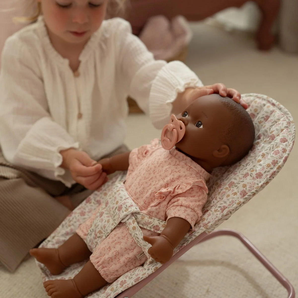 Little Dutch Baby Doll Noa – White Meadows