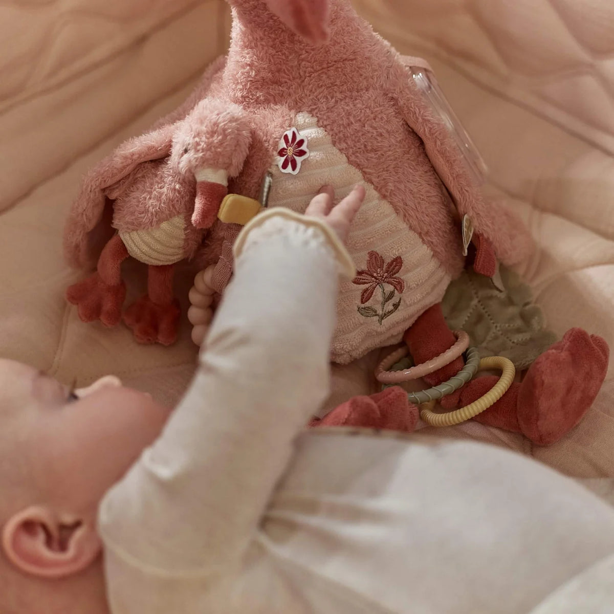 Little Dutch Activity Cuddle Flamingo – Safari Friends