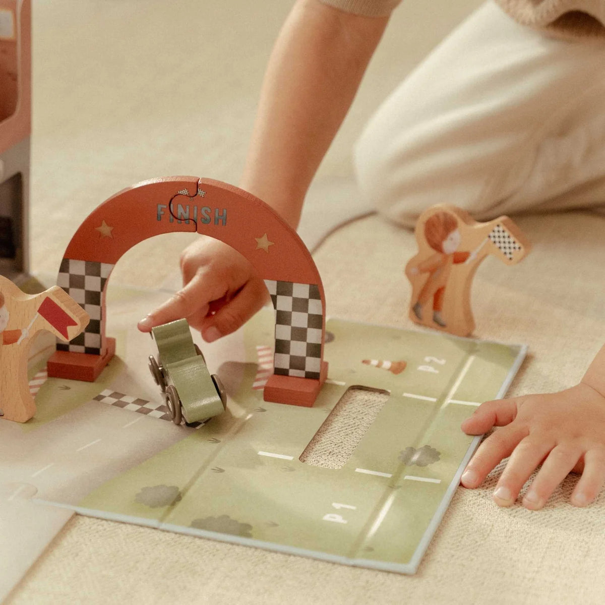 Little Dutch Playcase Race Track