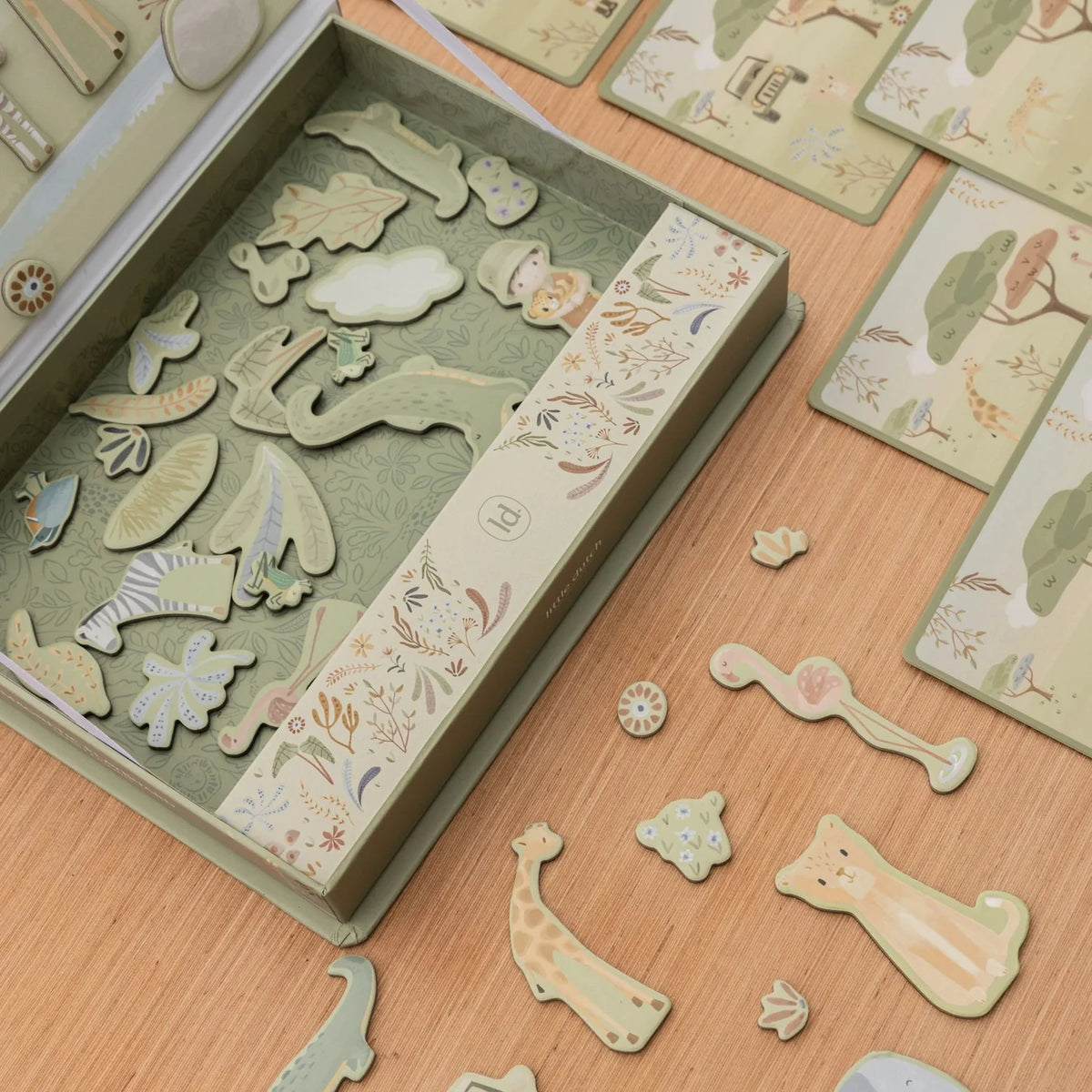 Little Dutch Magnetic Play Board – Safari Friends