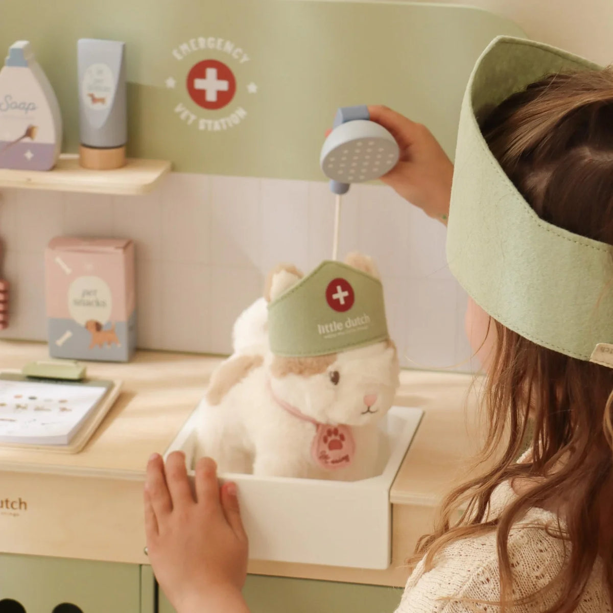 Little Dutch Wooden Veterinary Clinic