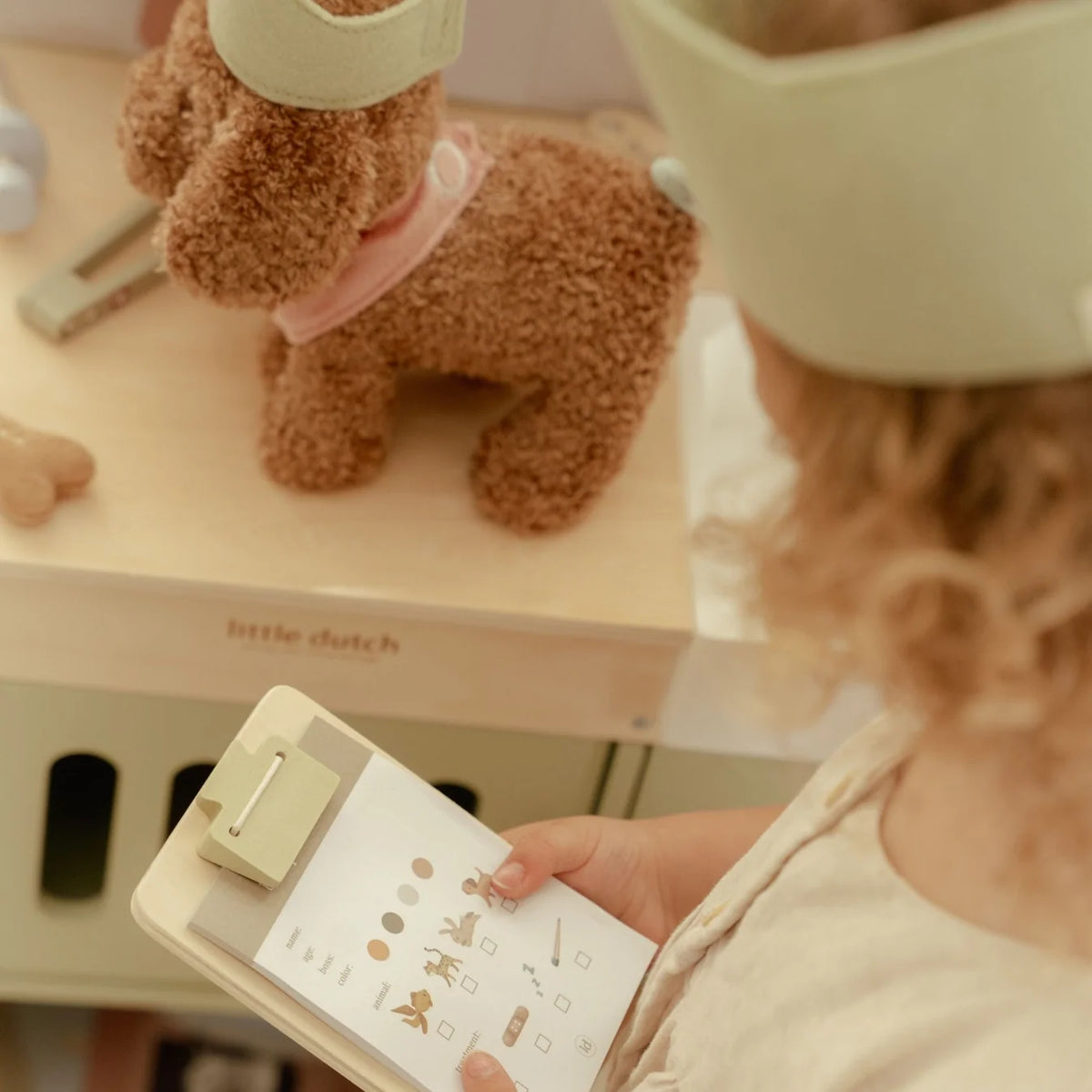 Little Dutch Wooden Veterinary Clinic