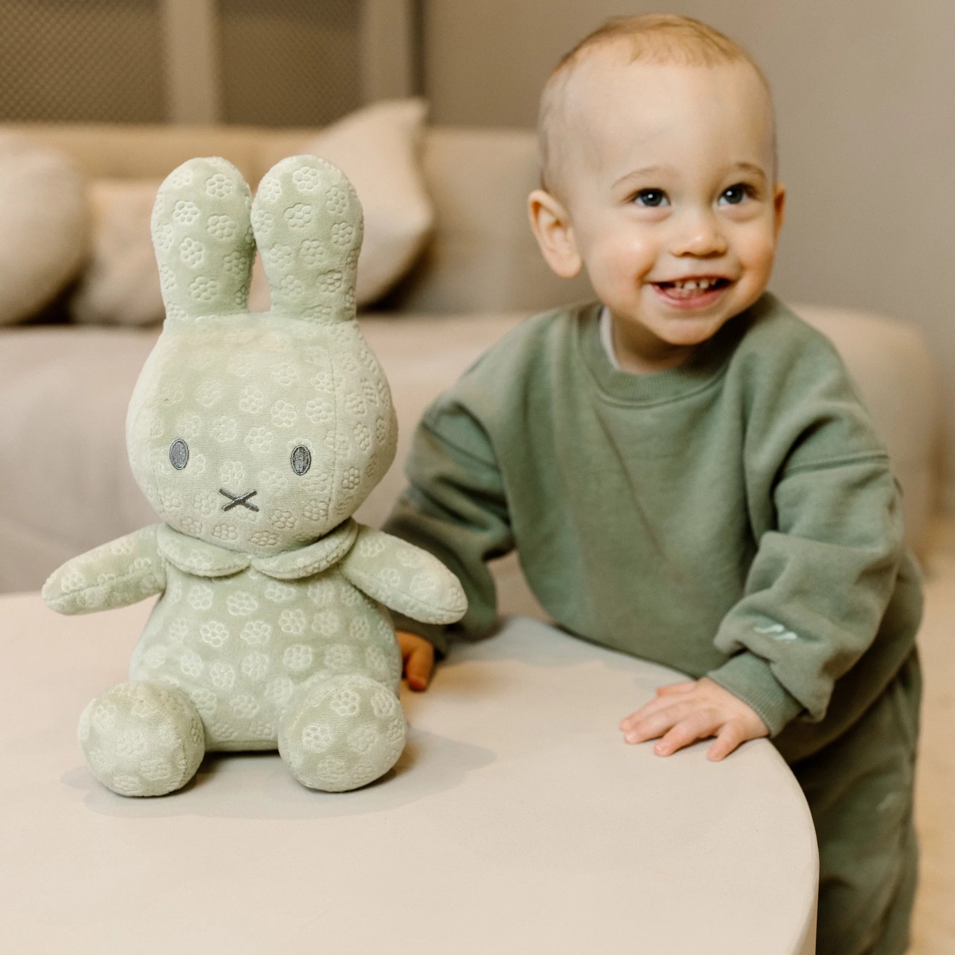 Miffy Cuddle 30 cm green flower GRS