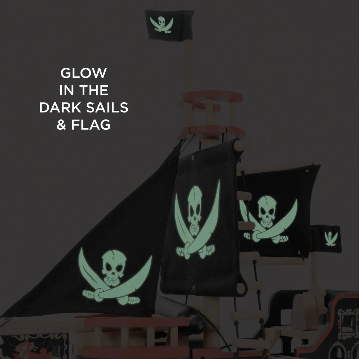 Le Toy Van Barbarossa Pirate Ship & 2 Characters