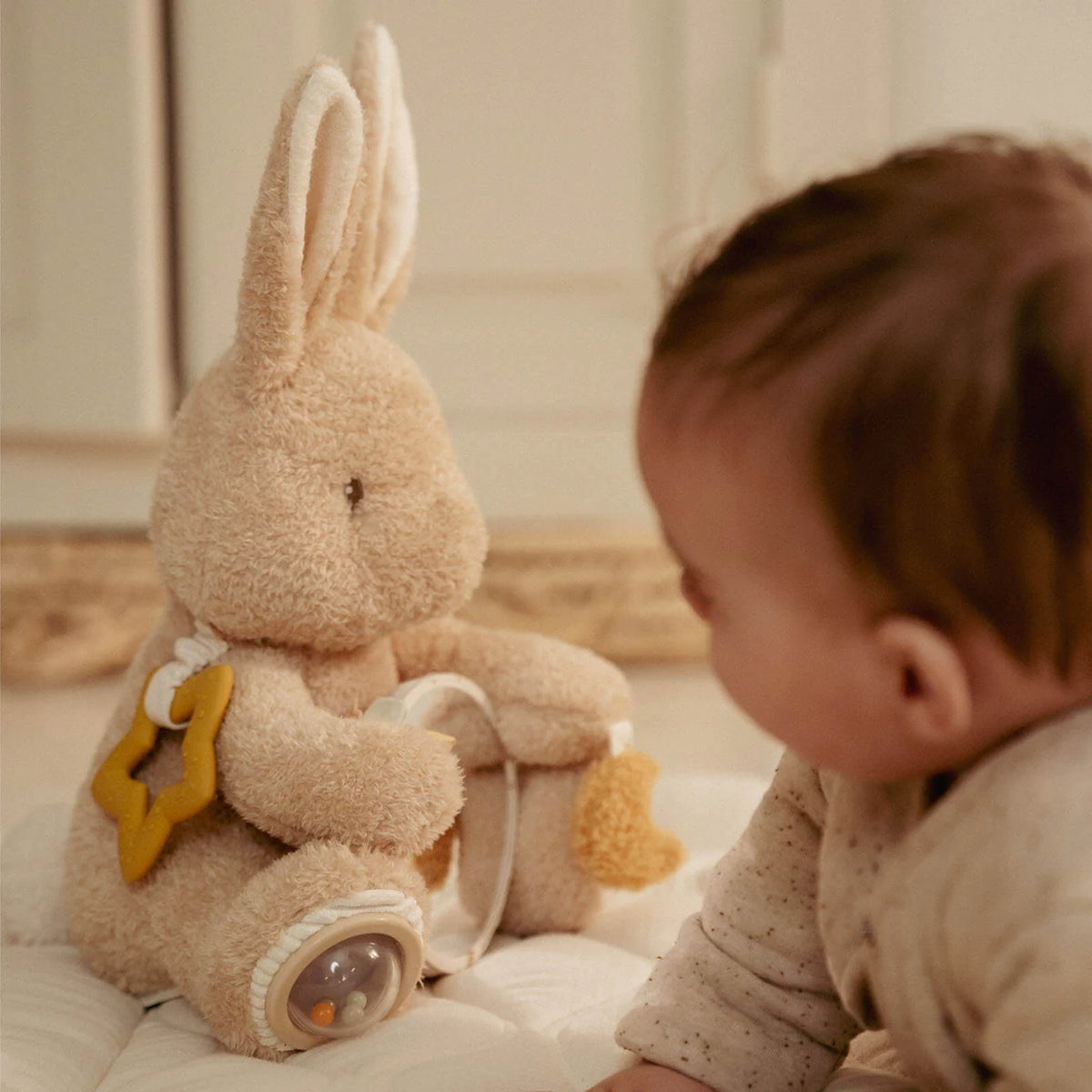 Little Dutch Activity Cuddle Toy Baby Bunny – Newborn Naturals