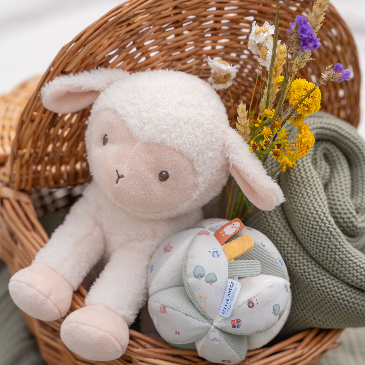 Cuddle Sheep 25Cm Little Farm