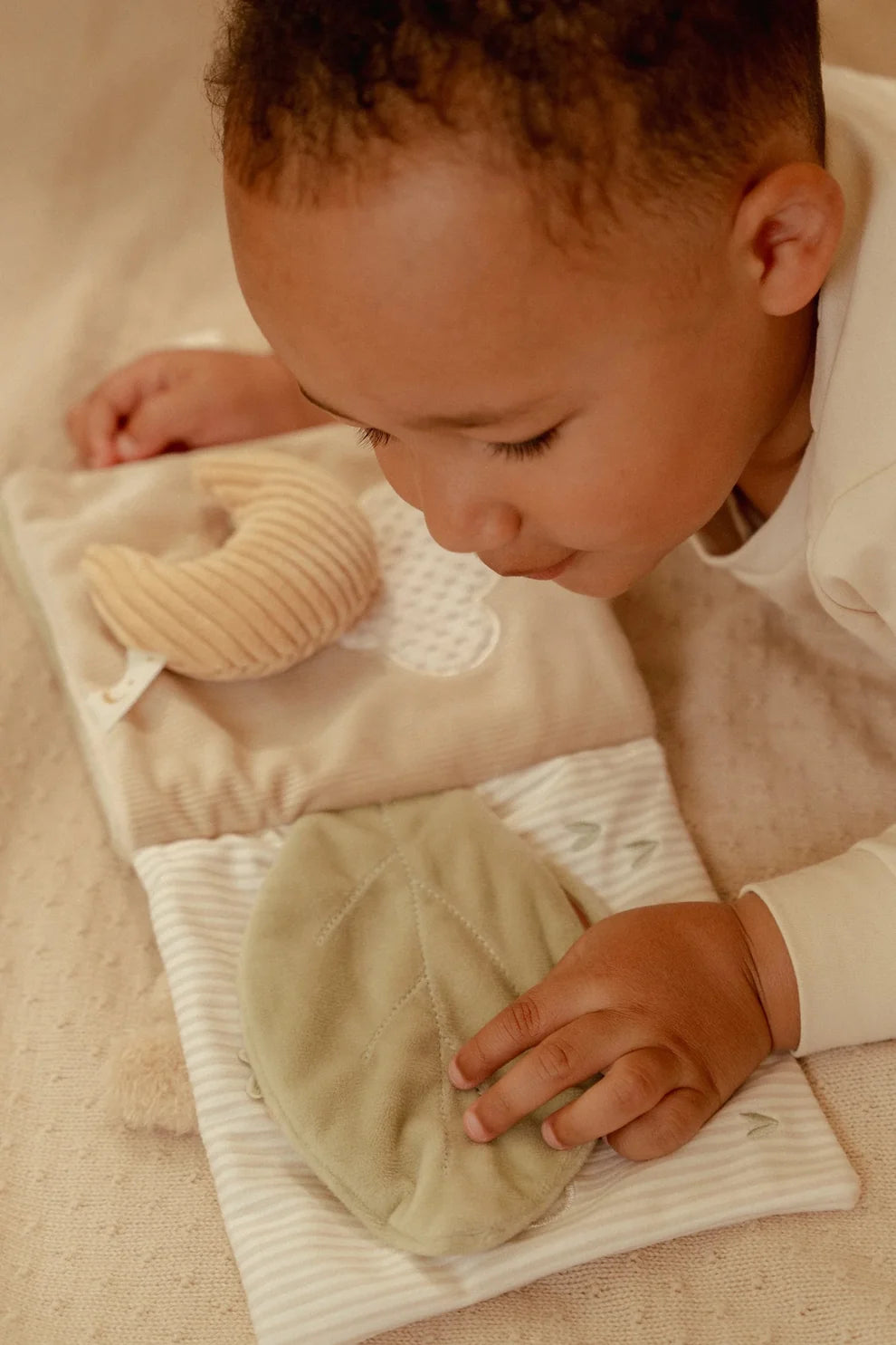 Little Dutch Soft Activity Book – Newborn Naturals