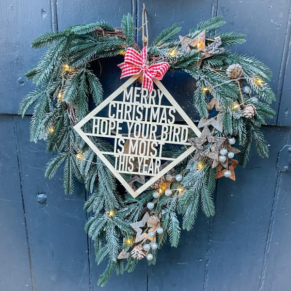 'Cheeky' Light Up Green Fir Wreath With Stars - Image 10