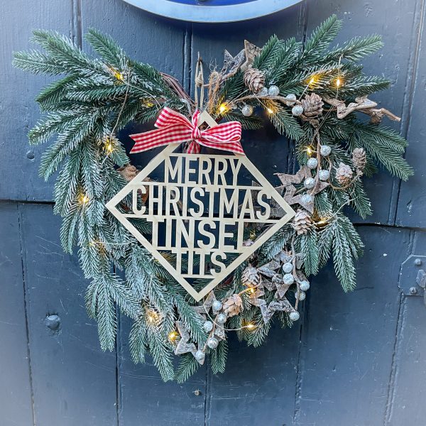 'Cheeky' Light Up Green Fir Wreath With Stars - Image 8