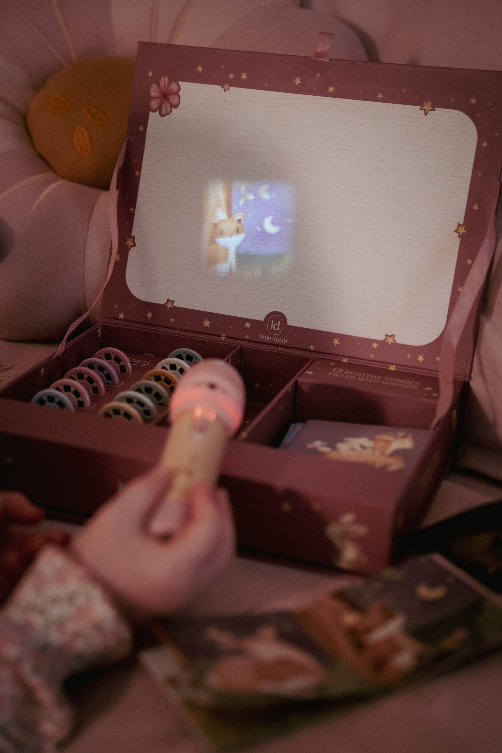 Stories projector torch - Pink - Image 8