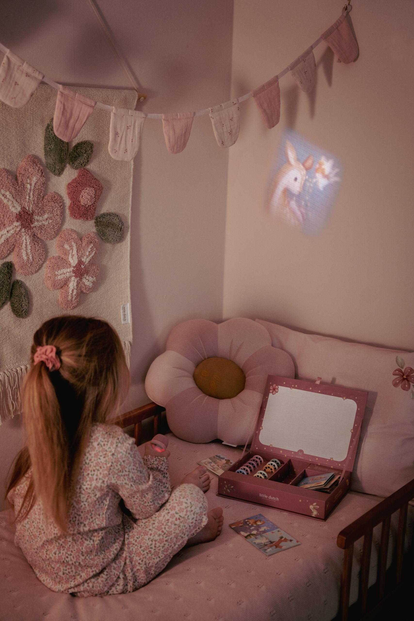 Stories projector torch - Pink - Image 6