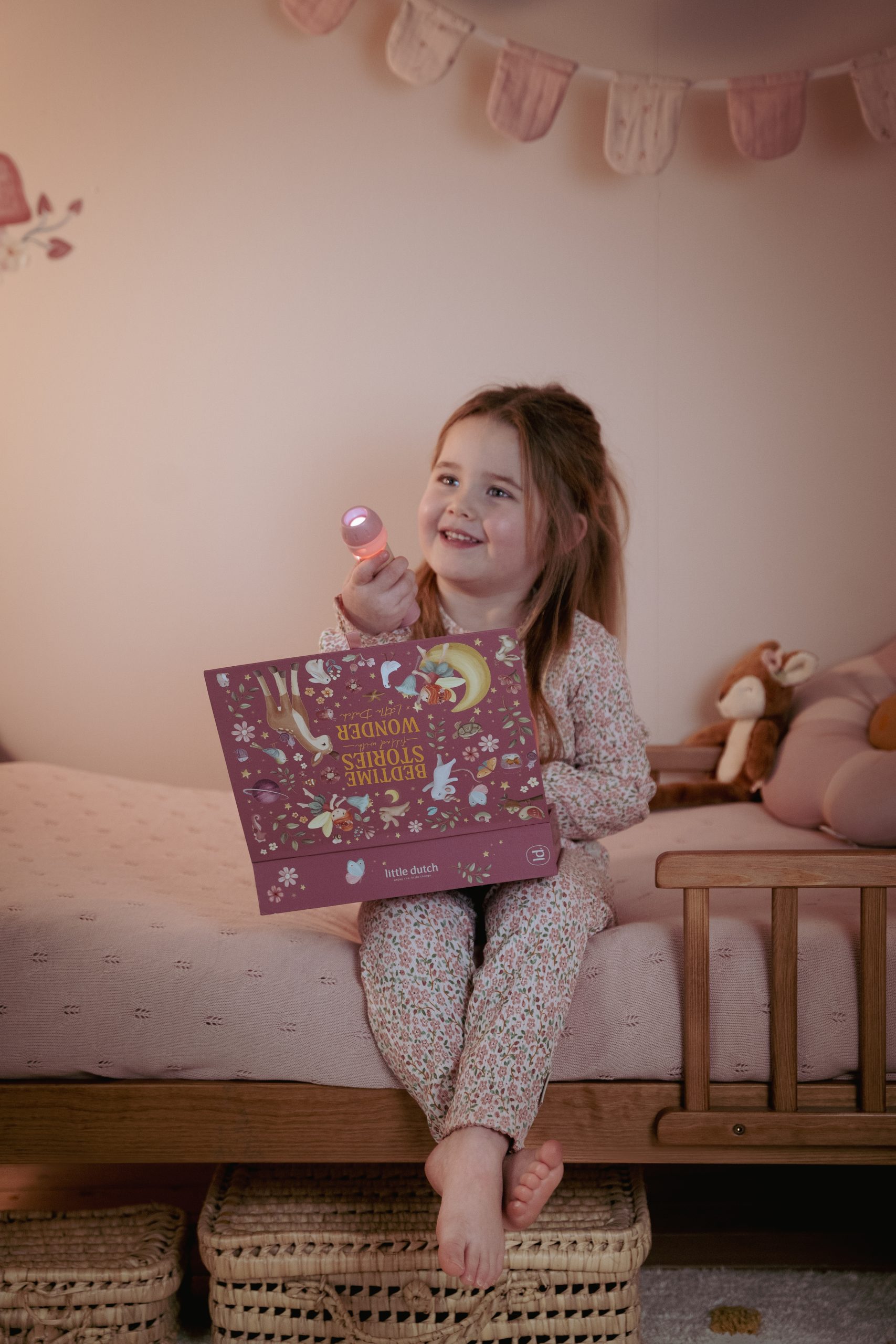 Stories projector torch - Pink - Image 10