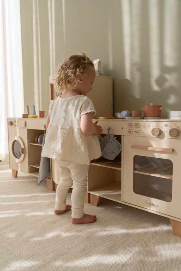 Little Dutch Wooden play kitchen – Limited edition - Image 6
